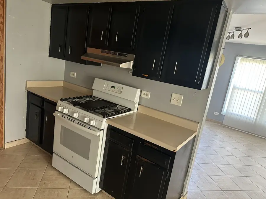 Address Withheld By Seller, Hoffman Estates, IL 60169 - Image #2