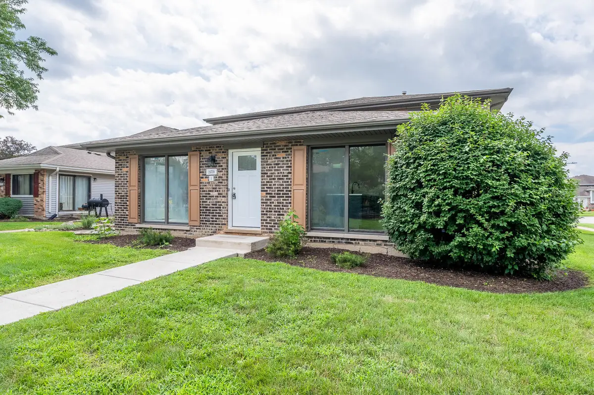 2S739 Winchester Circle #1, Warrenville, IL 60555 - Image #1