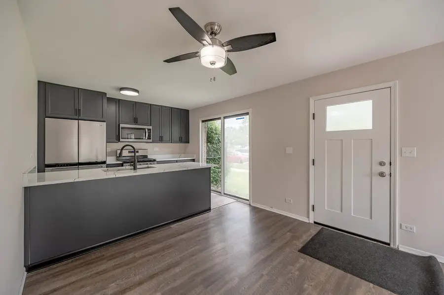 2S739 Winchester Circle #1, Warrenville, IL 60555 - Image #3