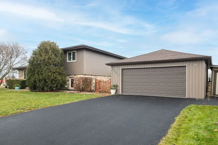 8853 Obrien Drive, Orland Hills, IL 60487 - Image #3