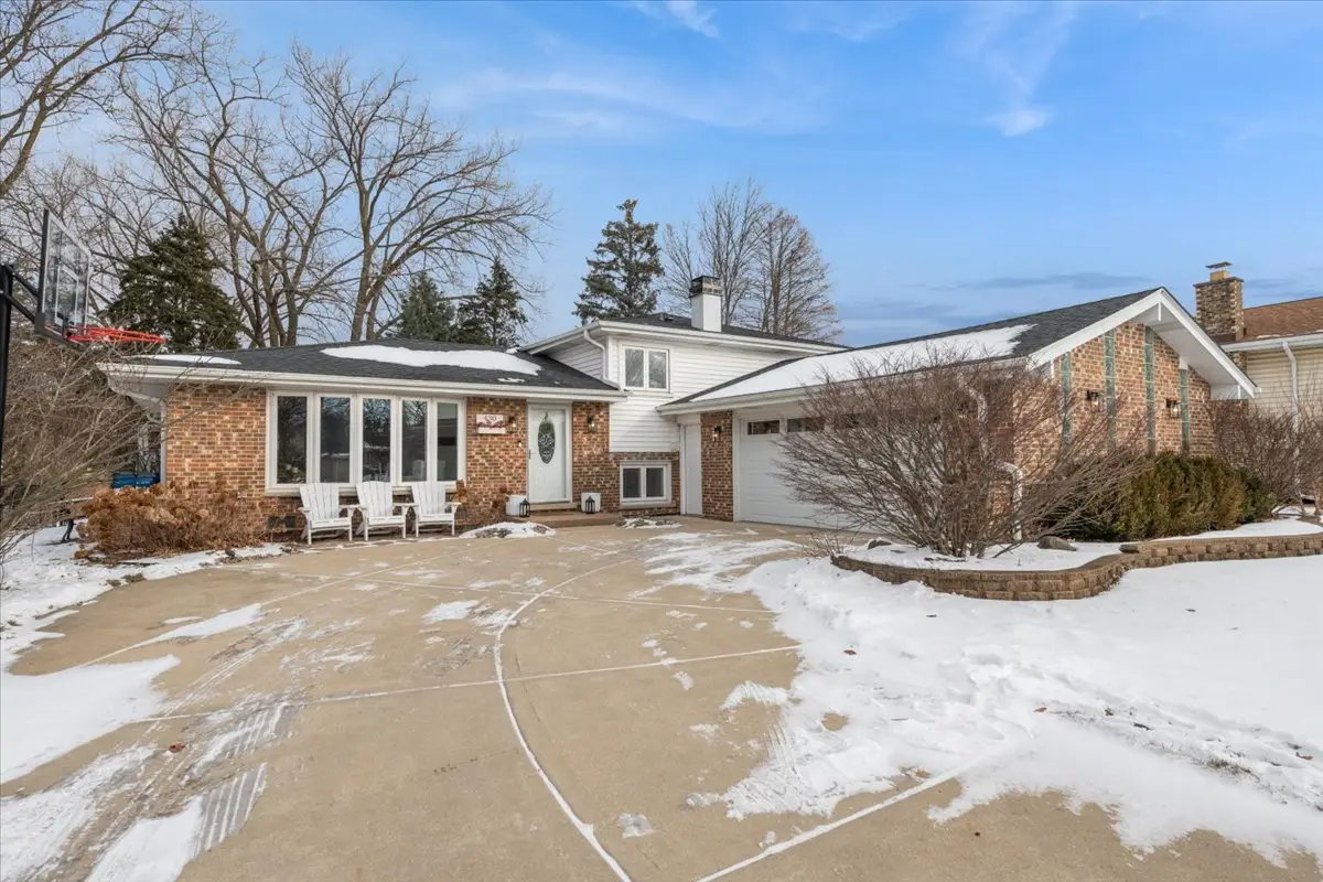 430 Valley View Drive, Downers Grove, IL 60516 - Image #1
