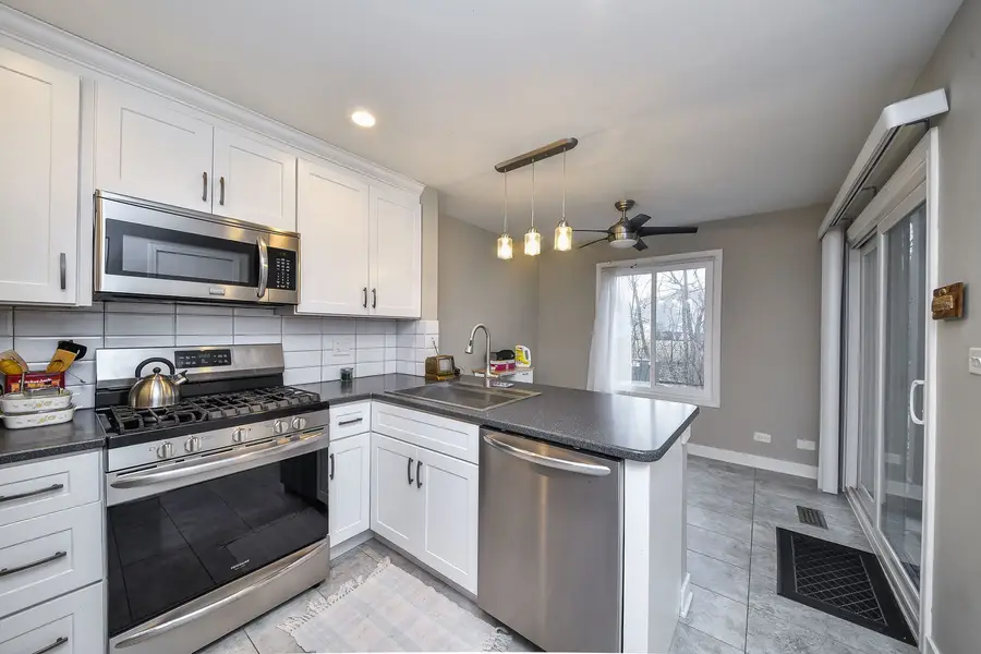 95 Midhurst Court #101B, Naperville, IL 60565 - Image #3