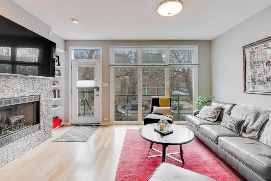 2502 N Bosworth Avenue, Chicago, IL 60614 - #3