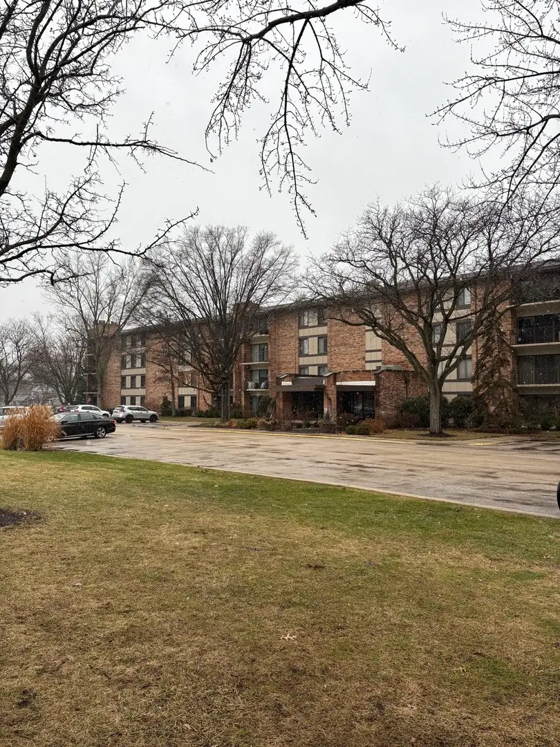 301 Lake Hinsdale Drive #108, Willowbrook, IL 60527 - Image #2