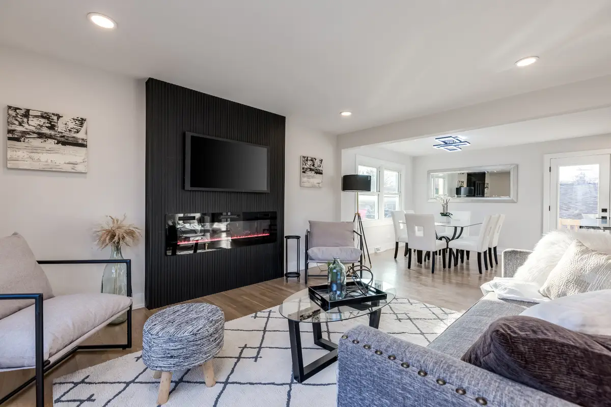 9132 Lincolnwood Drive, Evanston, IL 60203 - Image #1