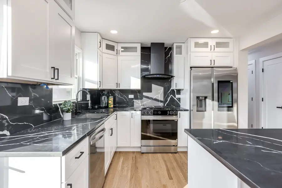 9132 Lincolnwood Drive, Evanston, IL 60203 - Image #2