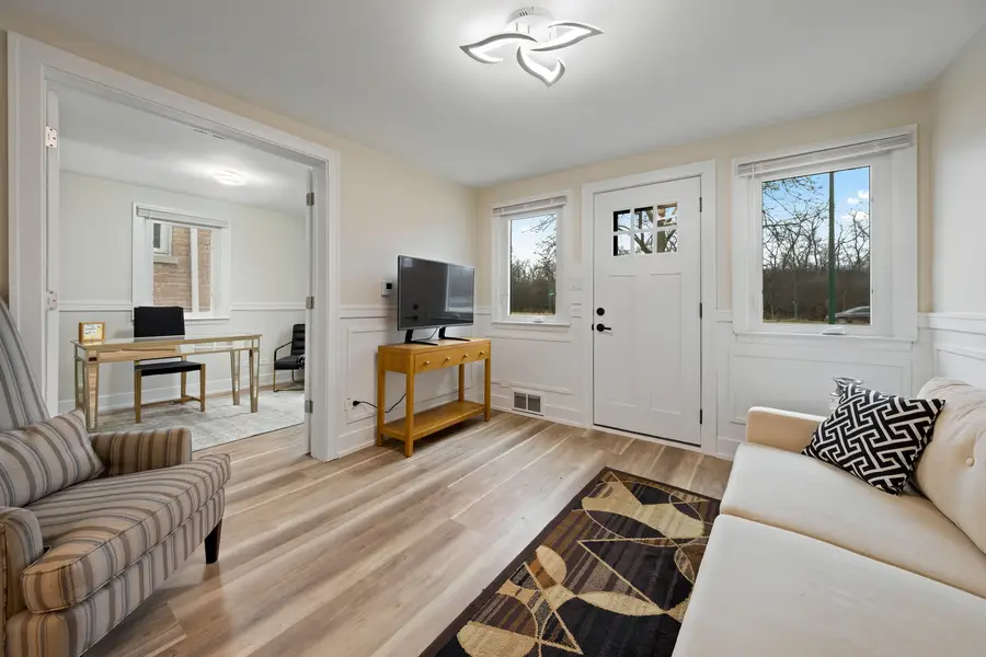 3909 N Cumberland Avenue, Chicago, IL 60634 - Image #2