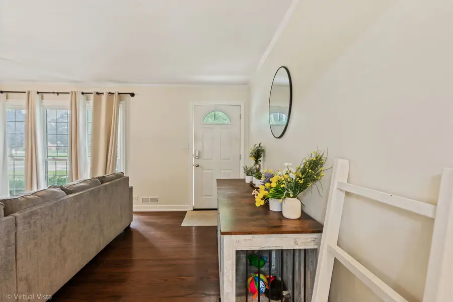 1181 Hiawatha Drive, Elgin, IL 60120 - Image #3