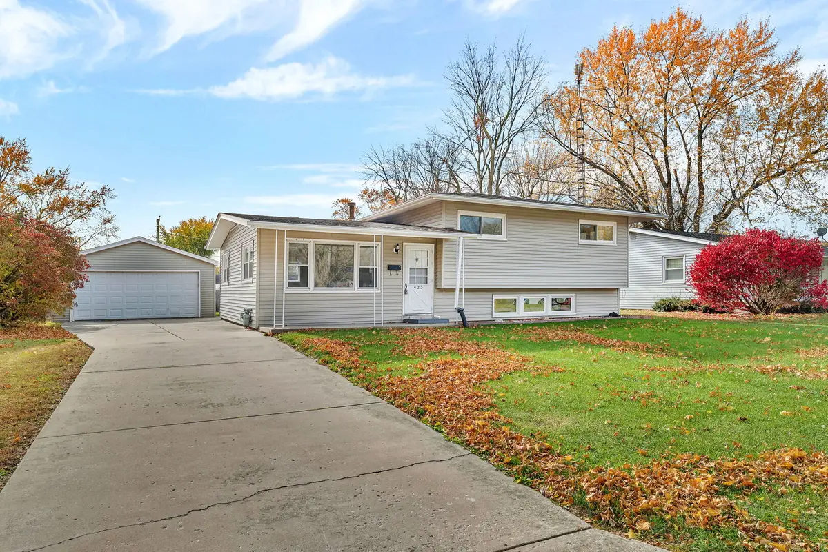 423 Maple Drive, Morris, IL 60450 - Image #1