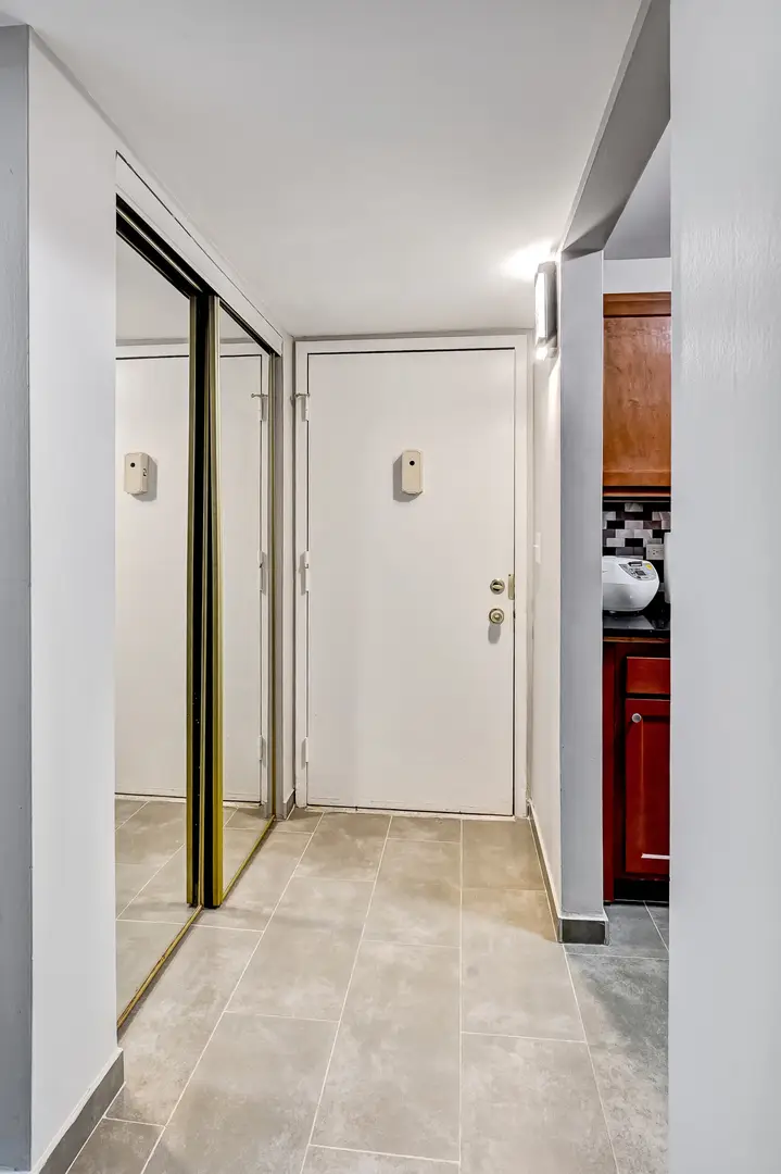 14A Kingery Quarter #204, Willowbrook, IL 60527 - Image #2