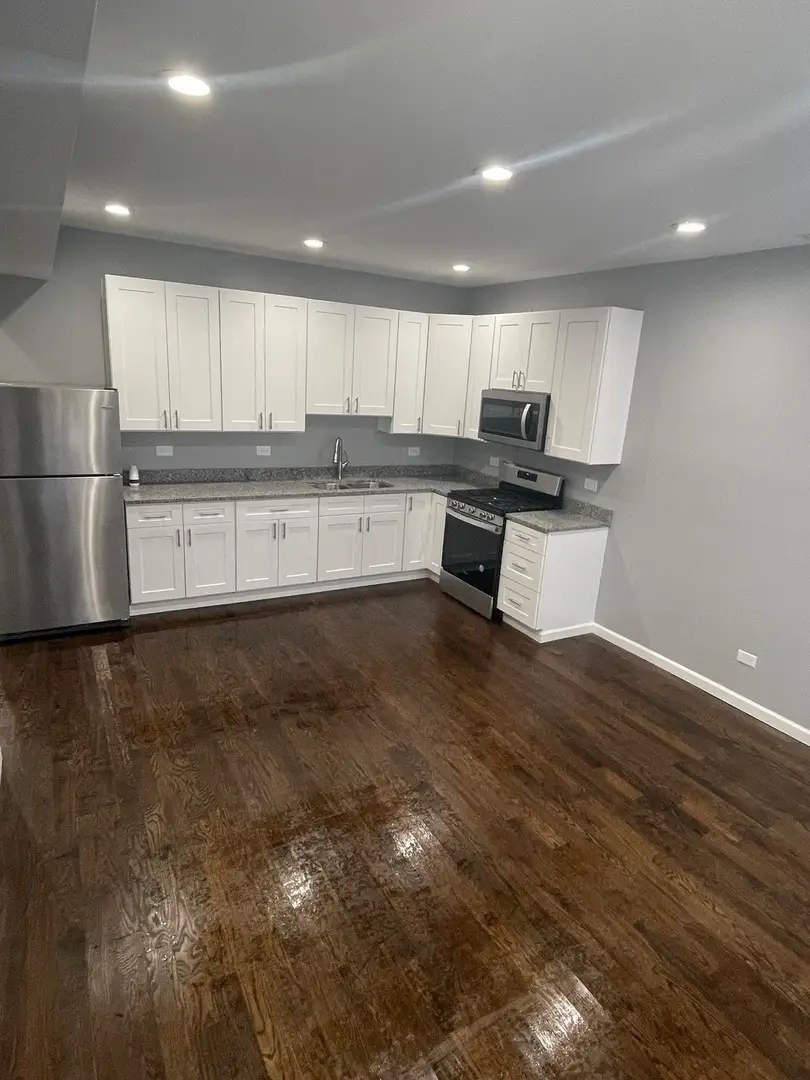 2731 S Whipple Street, Chicago, IL 60623 - Image #2