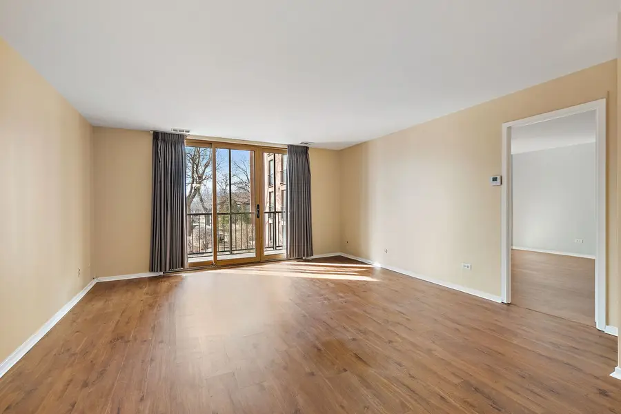 111 Acacia Drive #210, Indian Head Park, IL 60525 - Image #3