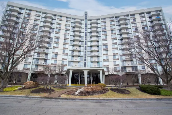 20 N Tower Road #12J, Oak Brook, IL 60523