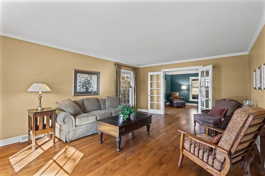 1419 Blackthorn Drive, Glenview, IL 60025 - #3