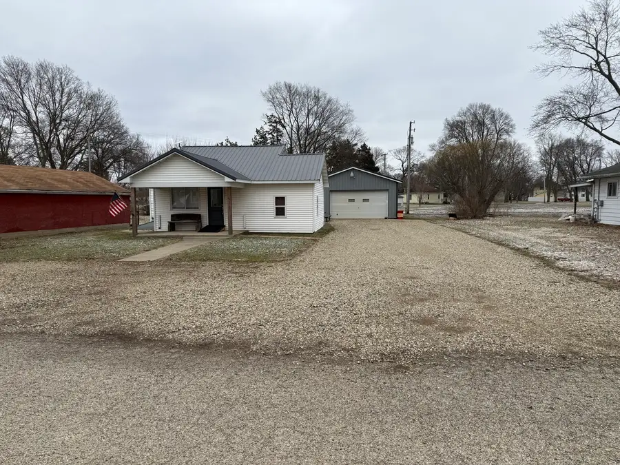 411 Jefferson Street, Henry, IL 61537 - Image #2