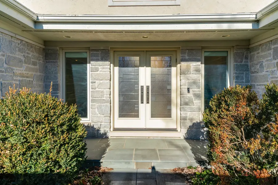 3926 Raintree Lane, Northbrook, IL 60062 - Image #2
