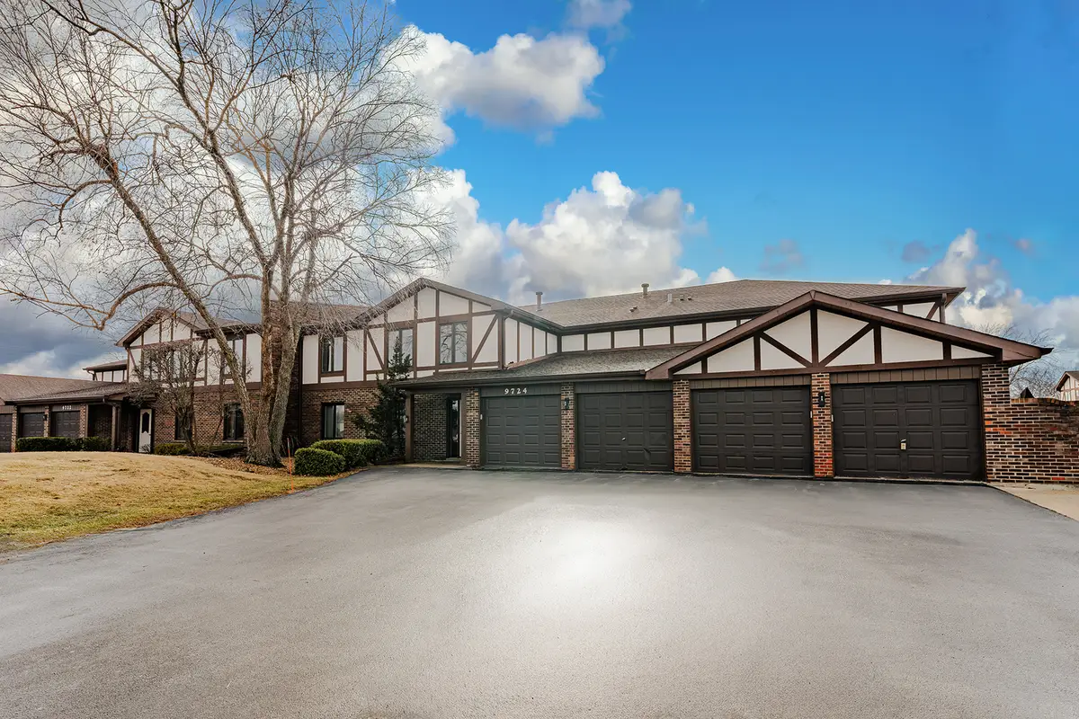 9724 W Creek Road #B2, Palos Park, IL 60464 - Image #1