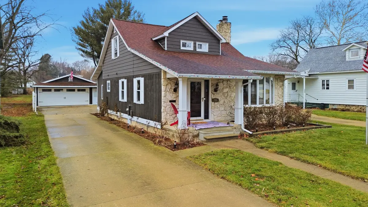 705 Institute Boulevard, Dixon, IL 61021 - Image #1