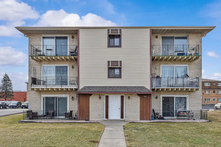 7329 W 85th Place #2A, Bridgeview, IL 60455 - Image #2