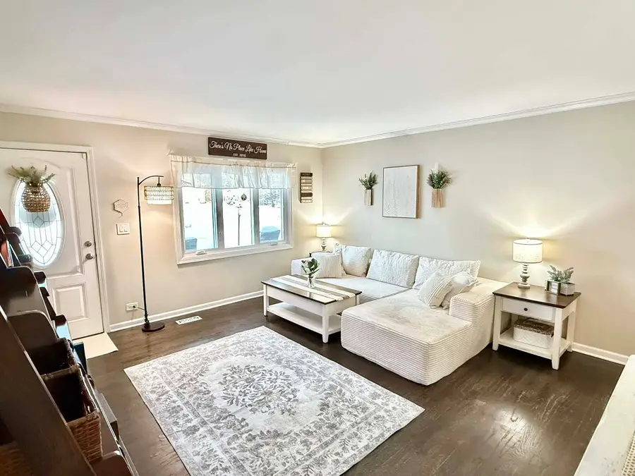 7624 Westview Lane, Woodridge, IL 60517 - Image #3