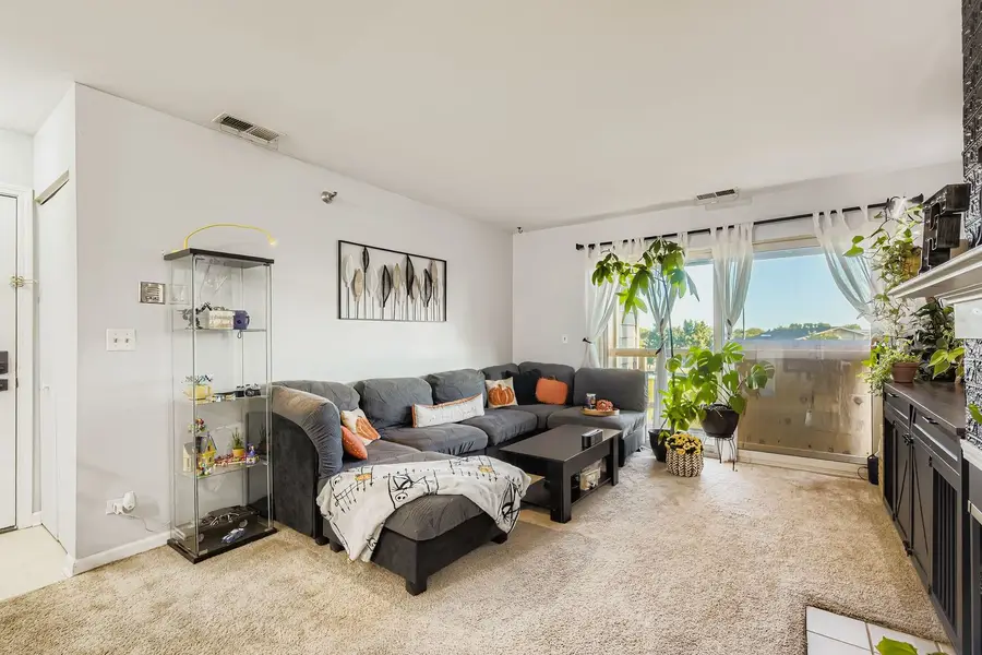 208 Glengarry Drive #304, Bloomingdale, IL 60108 - Image #3