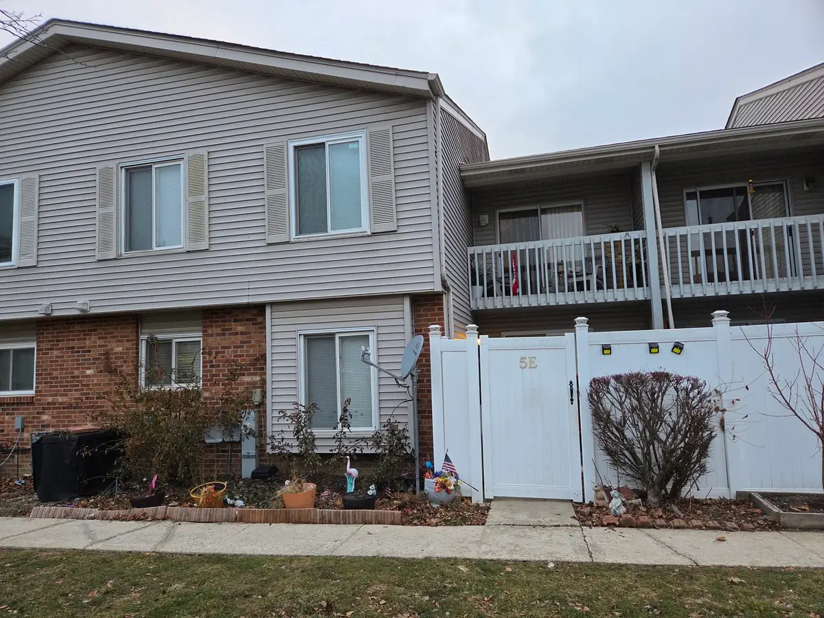 5 E Fernwood Drive, Bolingbrook, IL 60440 - Image #1