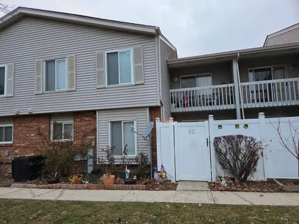 5 E Fernwood Drive, Bolingbrook, IL 60440