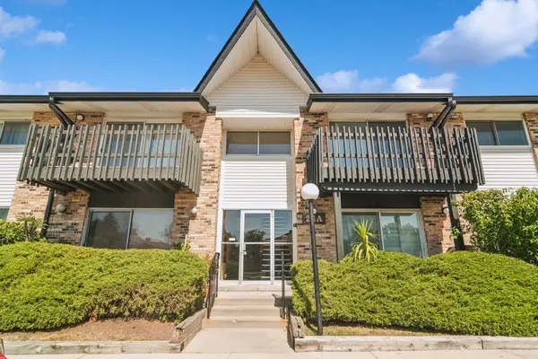 24A Kingery Quarter #202, Willowbrook, IL 60527