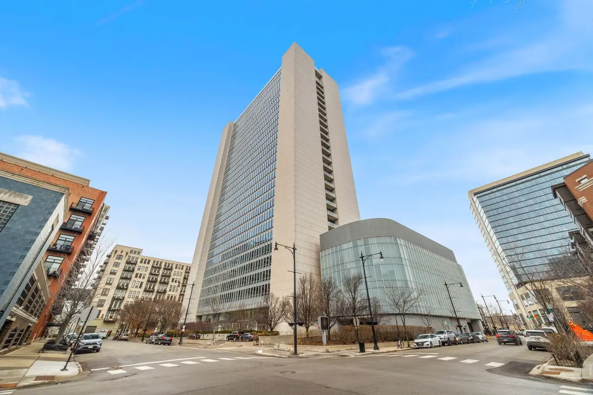 500 W Superior Street #1306, Chicago, IL 60654 - Image #1