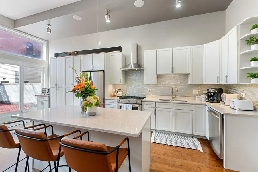 1527 W Pearson Street, Chicago, IL 60642 - #3