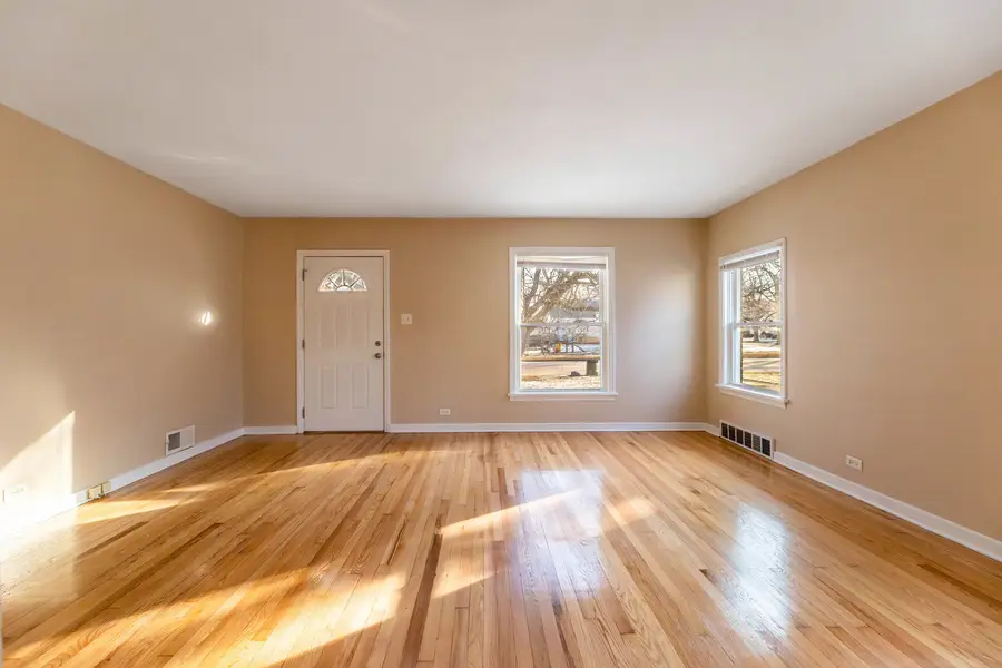 18052 Wentworth Avenue, Lansing, IL 60438 - Image #2