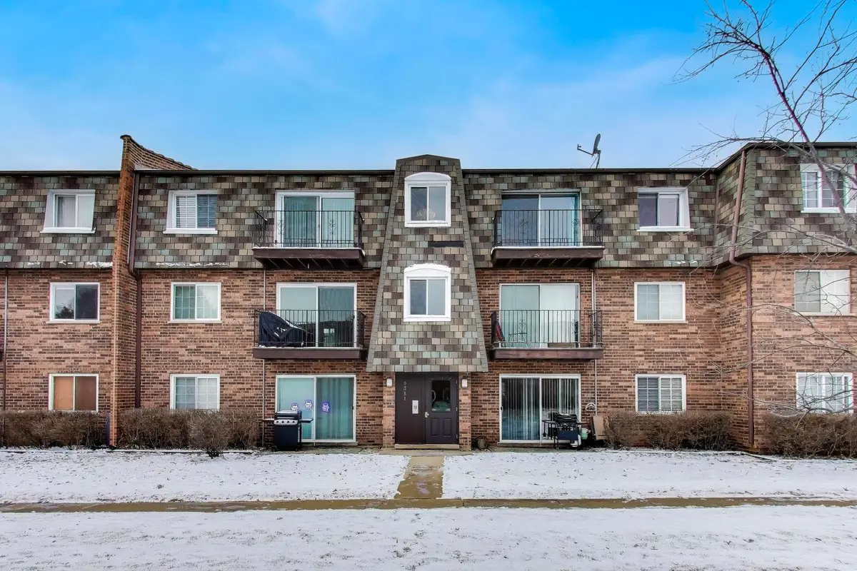 9381 Bay Colony Drive #3N, Des Plaines, IL 60016 - Image #1