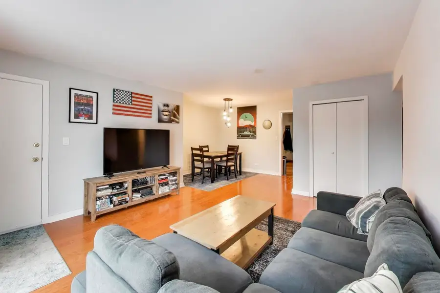 9381 Bay Colony Drive #3N, Des Plaines, IL 60016 - Image #2