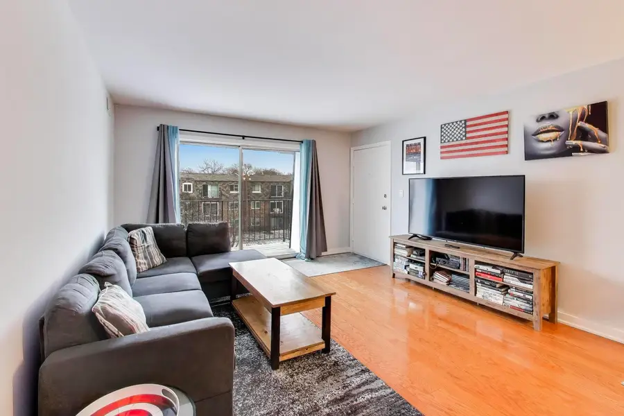 9381 Bay Colony Drive #3N, Des Plaines, IL 60016 - Image #3