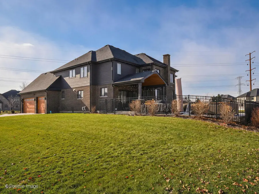 7844 Northwoods Court, Frankfort, IL 60423 - Image #2