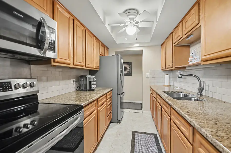 5300 Walnut Avenue #24B, Downers Grove, IL 60515 - Image #3