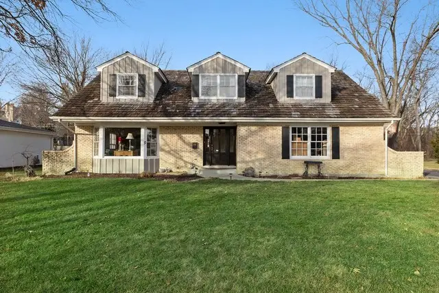 17 Camberley Court, Hinsdale, IL 60521 - Image #2