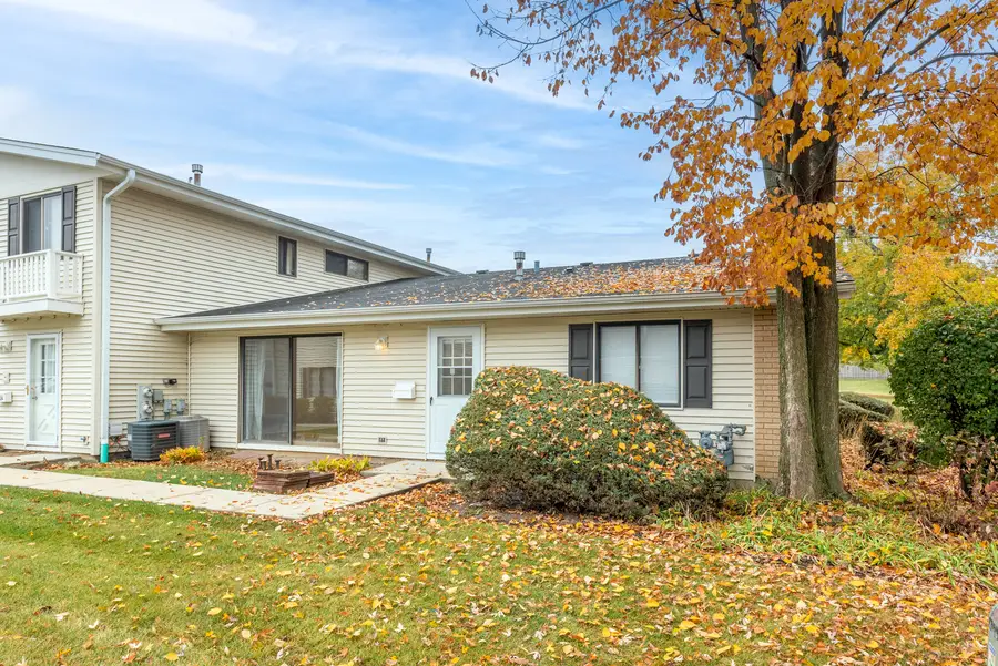 1426 Tonset Lane, Schaumburg, IL 60193 - Image #2