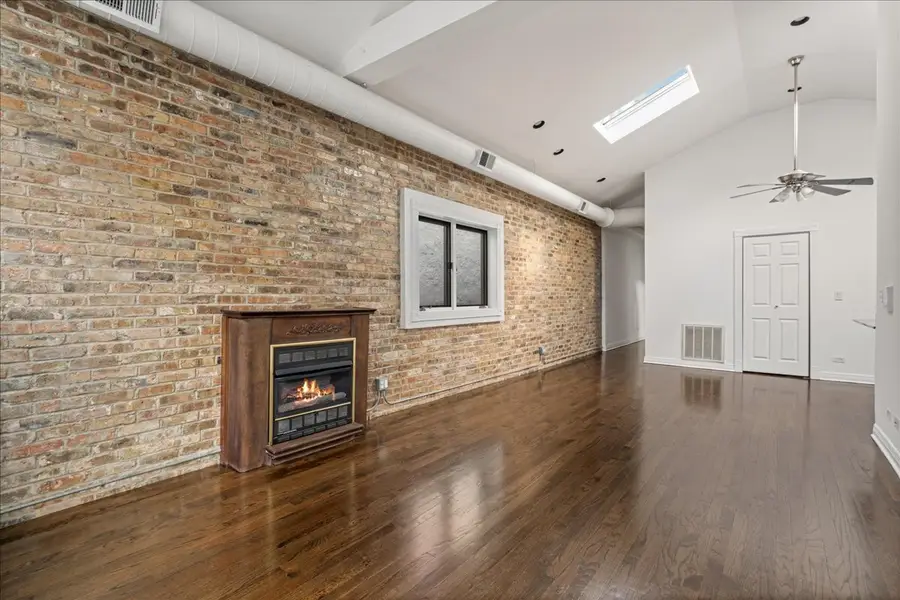 821 N Milwaukee Avenue #3, Chicago, IL 60642 - #3