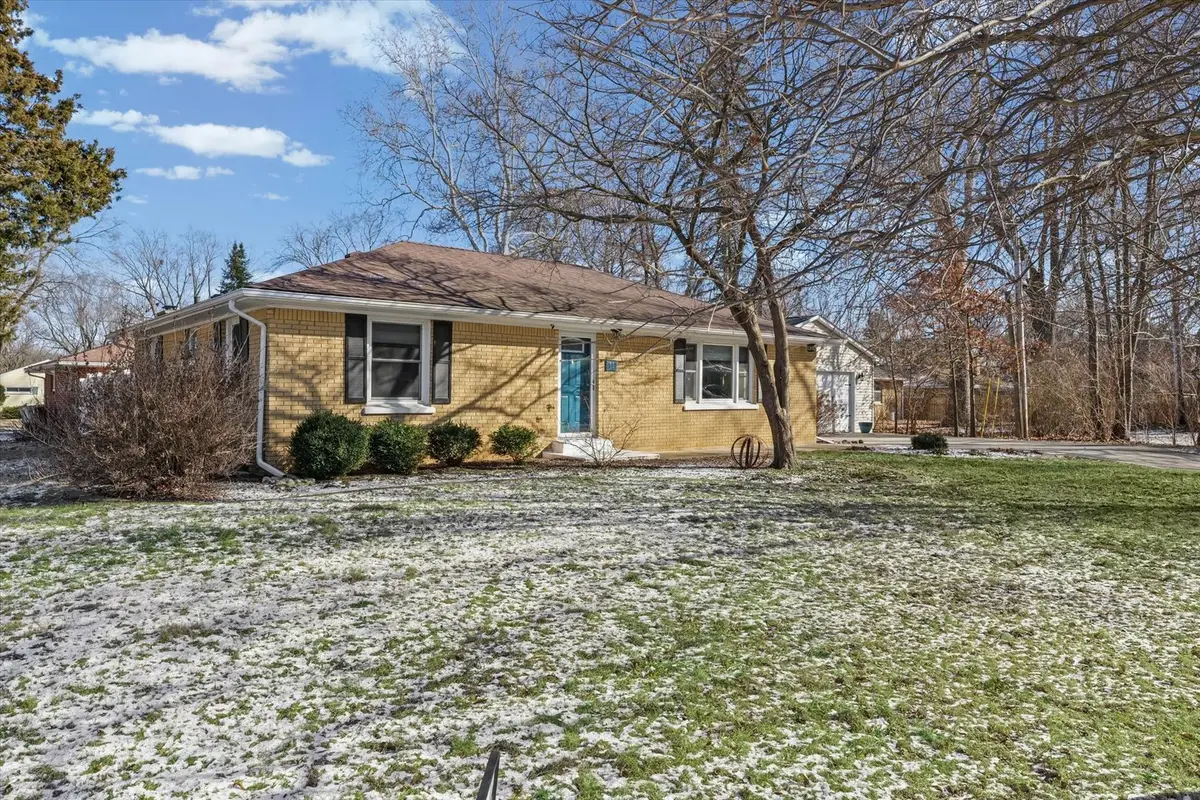 11 Normandy Place, Champaign, IL 61821 - Image #1