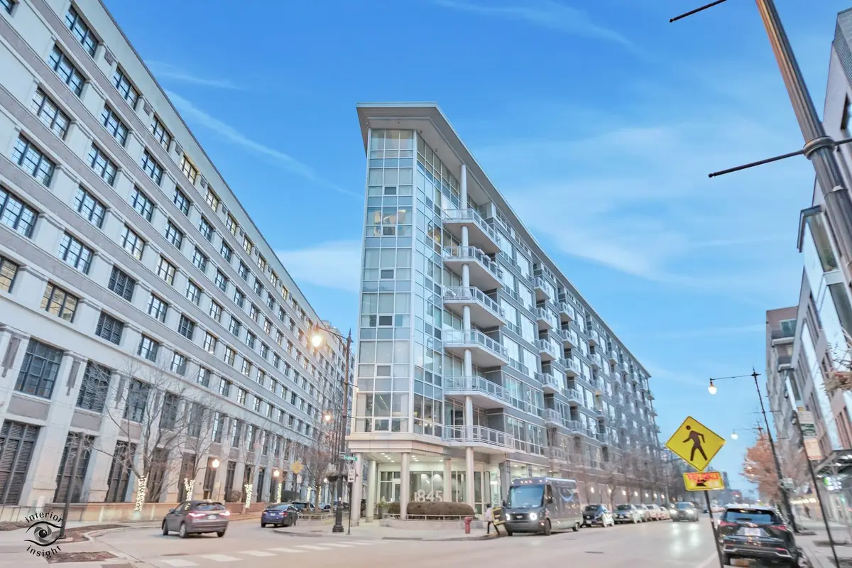 845 N Kingsbury Street #211, Chicago, IL 60610 - Image #1