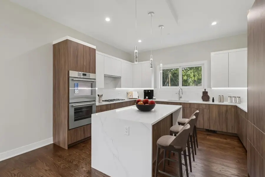 1744 Walnut Circle, Northbrook, IL 60062 - Image #2