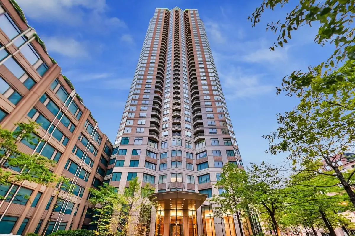 400 N La Salle Drive #4208, Chicago, IL 60654 - #1
