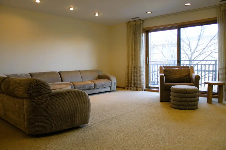 1000 Deerfield Road #304, Highland Park, IL 60035 - Image #2