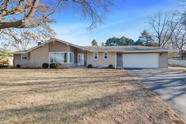 2209 Edgebrook Drive, Rockford, IL 61107