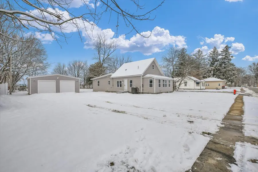514 S Maple Street, Farmer City, IL 61842 - Image #2