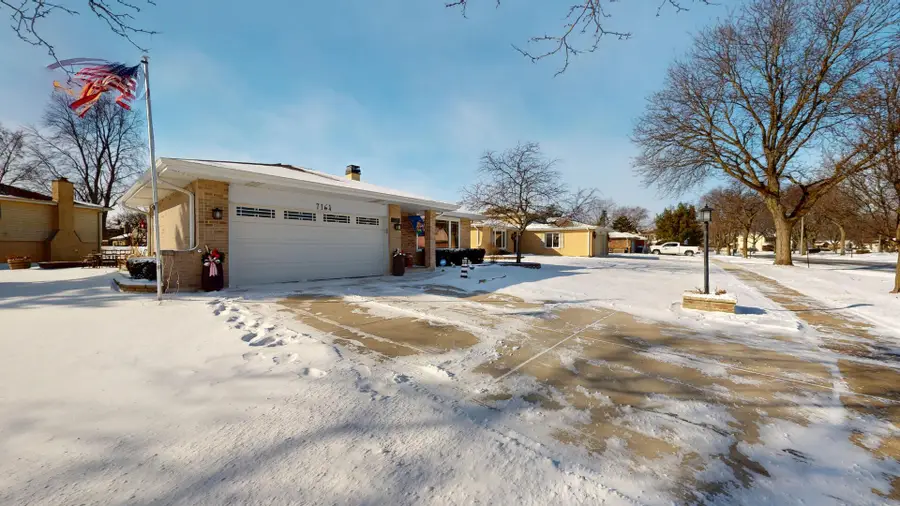 Address Withheld By Seller, Downers Grove, IL 60516 - Image #3