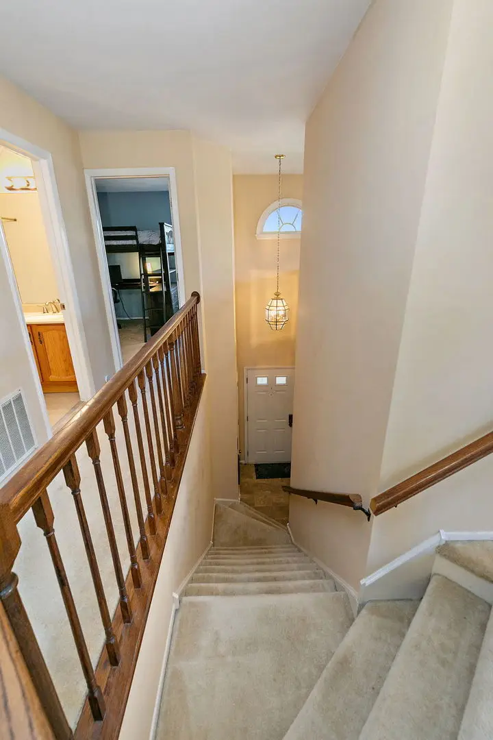 323 Green Knoll Lane #323, Streamwood, IL 60107 - Image #2