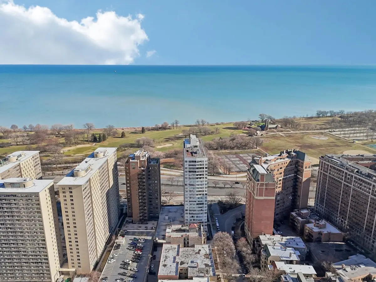 3900 N Lake Shore Drive #5E, Chicago, IL 60613 - Image #1