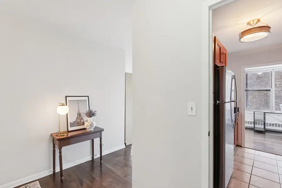 3900 N Lake Shore Drive #5E, Chicago, IL 60613 - Image #2